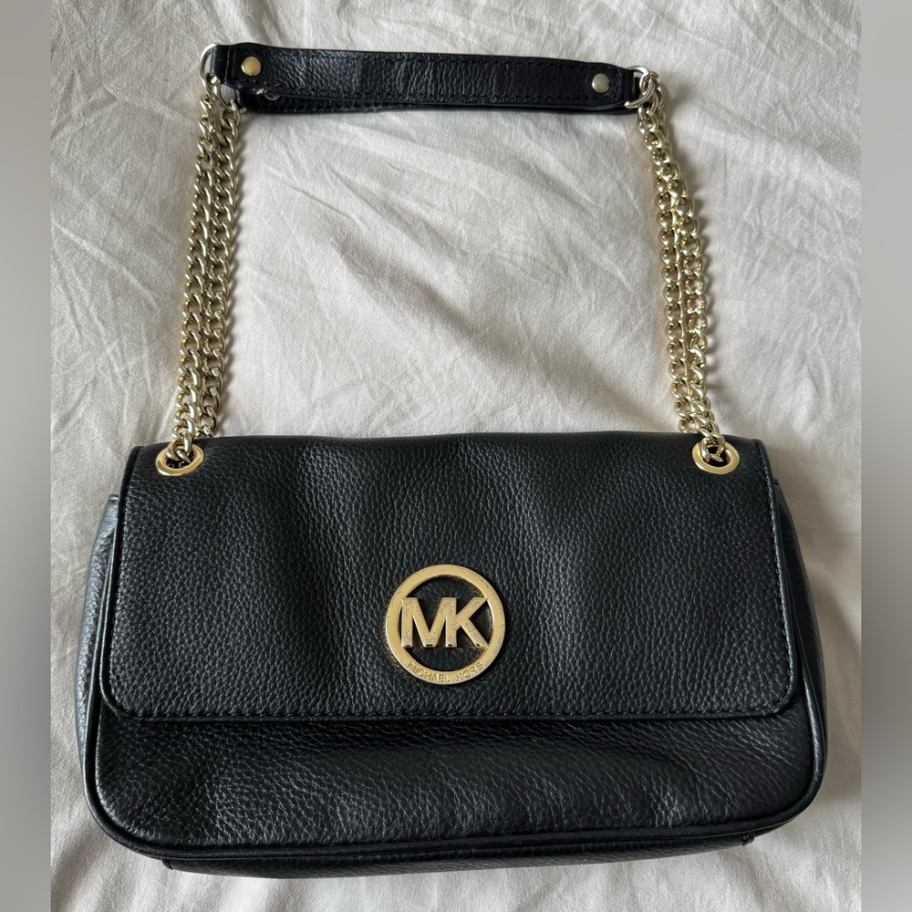 Michael Kors Fulton Flap Shoulder Bag in Black Leather